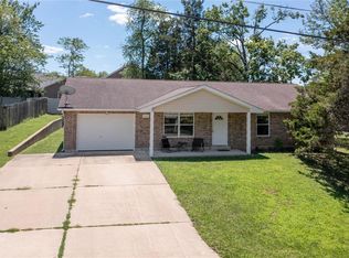 4664 Cedar Dr, Hillsboro, MO 63050