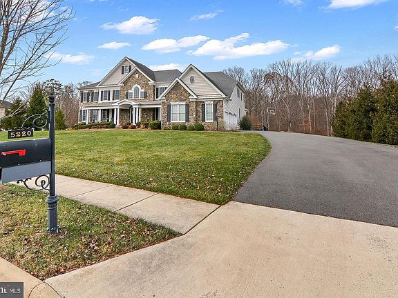 2nd image of 5220 Bonnie Brae Farm Dr