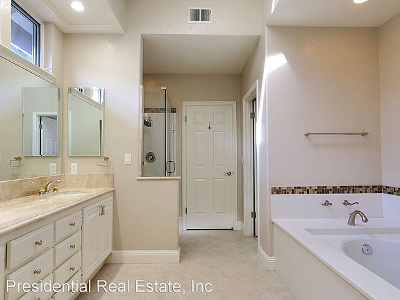5th image of 51 Waterside Cir