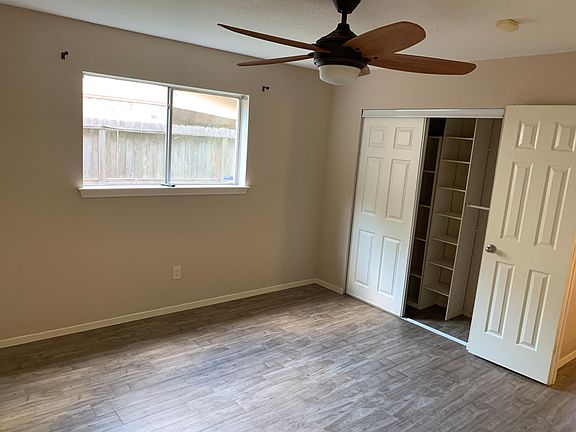 5th image of 1130 Pinecroft Dr
