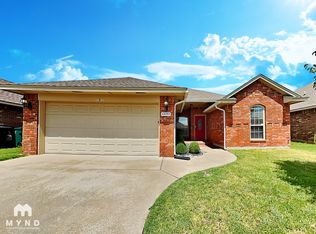 10701 SW 33rd Ter, Yukon, OK 73099