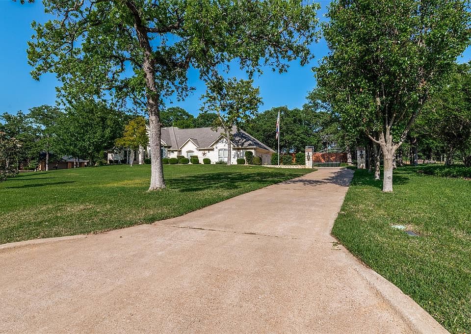 1st image of 7109 Wooded Acres Trl