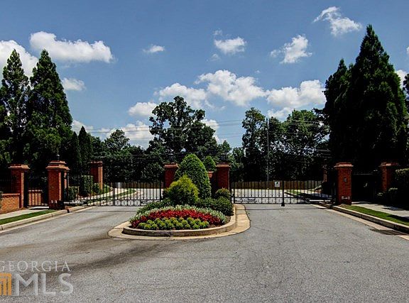 3rd image of 6249 Spalding Dr