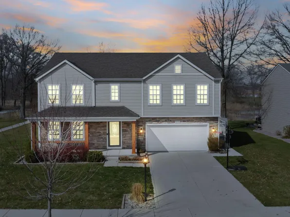 1050 Oak Trail Dr, Chesterton, IN 46304