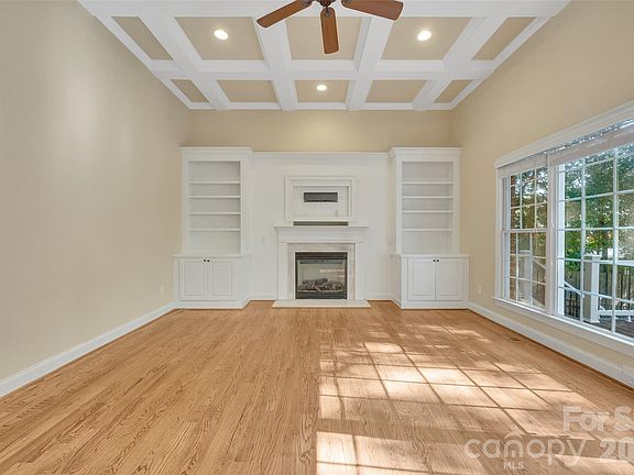 5th image of 4995 Rea Rd
