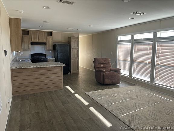 5th image of 1219 W Wettack Ave