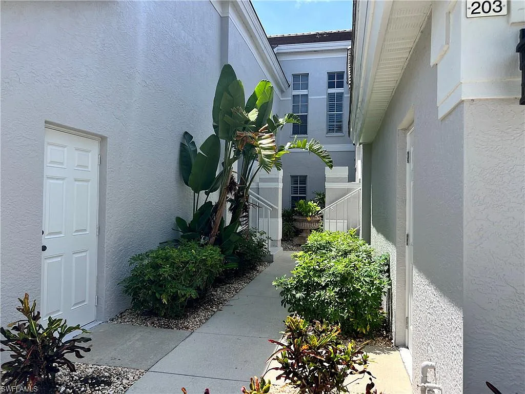 2 bed, 2.0 bath, 1846 sqft, $6,500 — Photo 3