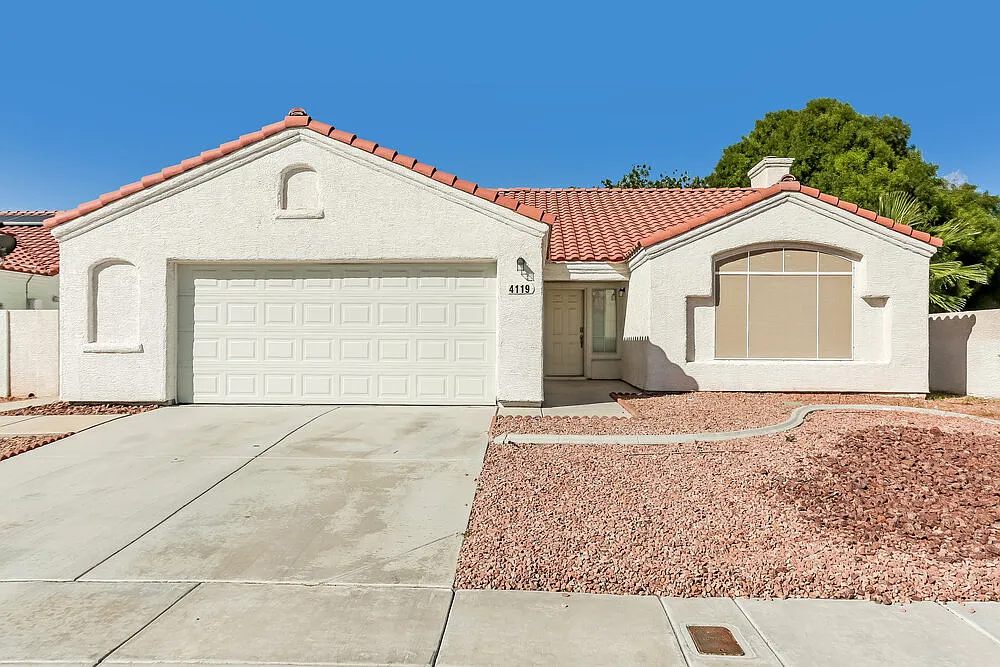 3 bed, 2.0 bath, 1618 sqft, $2,145 — Photo 1