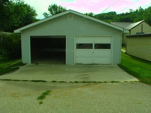 3 bed, 1140 sqft, $900 — Photo 4