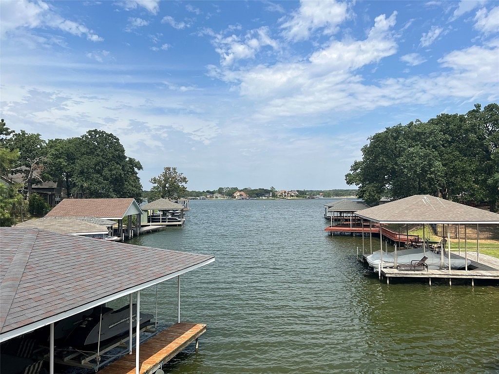 201 Kiowa Dr W, Lake Kiowa, TX 76240 MLS 20403804 Zillow