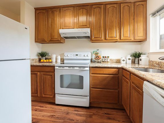 5th image of 841 Pomeroy Ave Unit 19