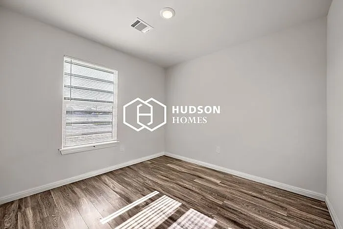 501 N Jefferson St — Photo 9