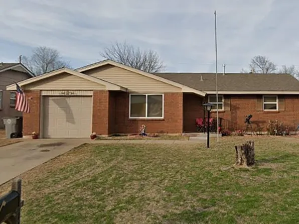 116 NE Fullerton St, Lawton, OK 73507