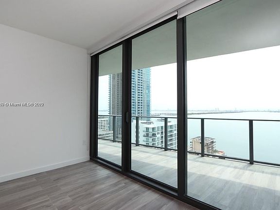 4th image of 460 NE 28th St APT 3006