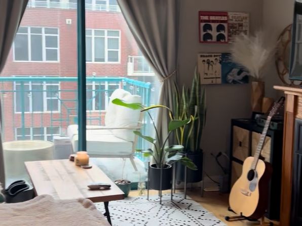 910 W Madison St APT 805