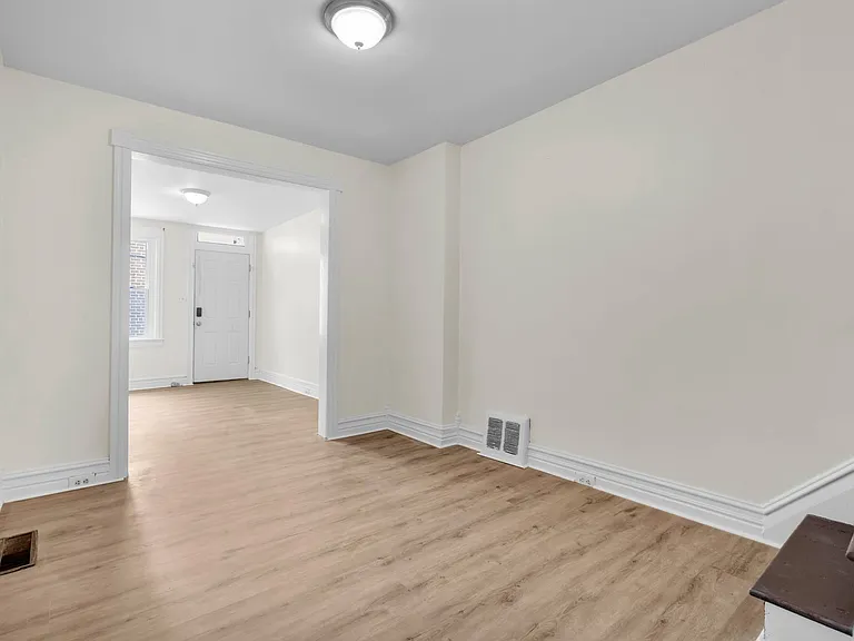 212 Peach St — Photo 11