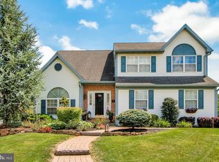 1003 Forest St, Fleetwood, PA 19522