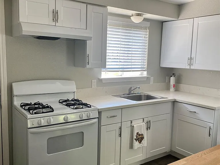 400 Swanee Dr #A — Photo 3
