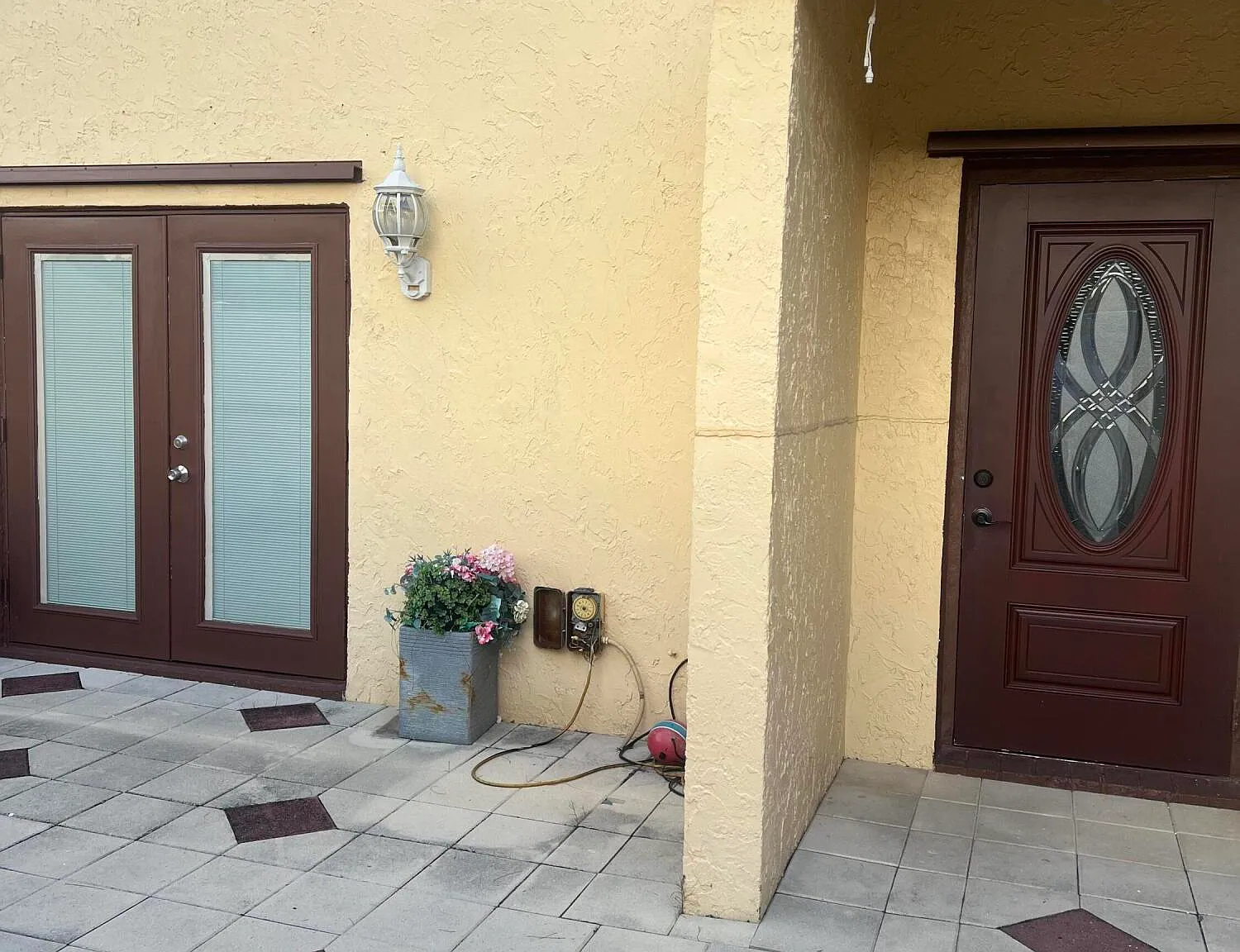 3 bed, 2.5 bath, 1400 sqft, $2,700 — Photo 2