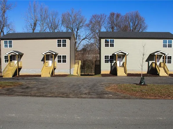 105-107 109 111 Highfill Ave, Liberty, NC 27298