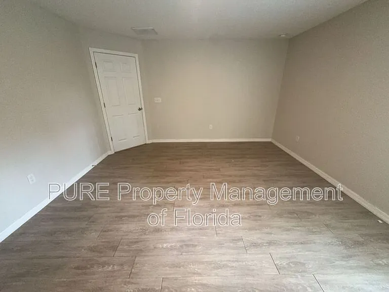 15057 SW 21st Ter — Photo 17