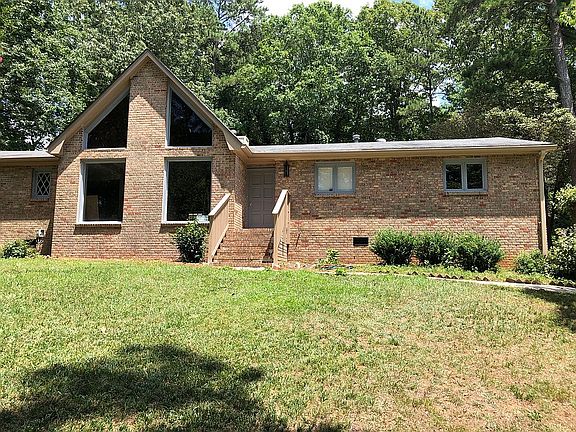 3rd image of 1820 Gallant Fox Ln NE