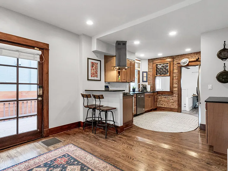 455 N Pearl St — Photo 9
