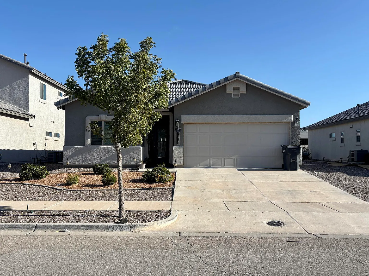 4 bed, 2.0 bath, 1635 sqft, $1,850 — Photo 2