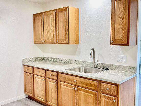 2nd image of 5646 Bancroft Ave
