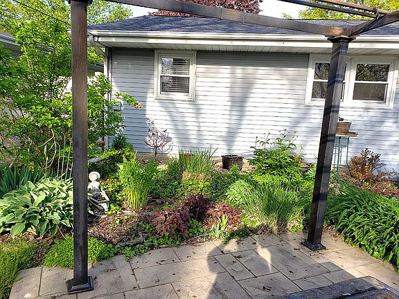 3rd image of 1016 E Northland Dr