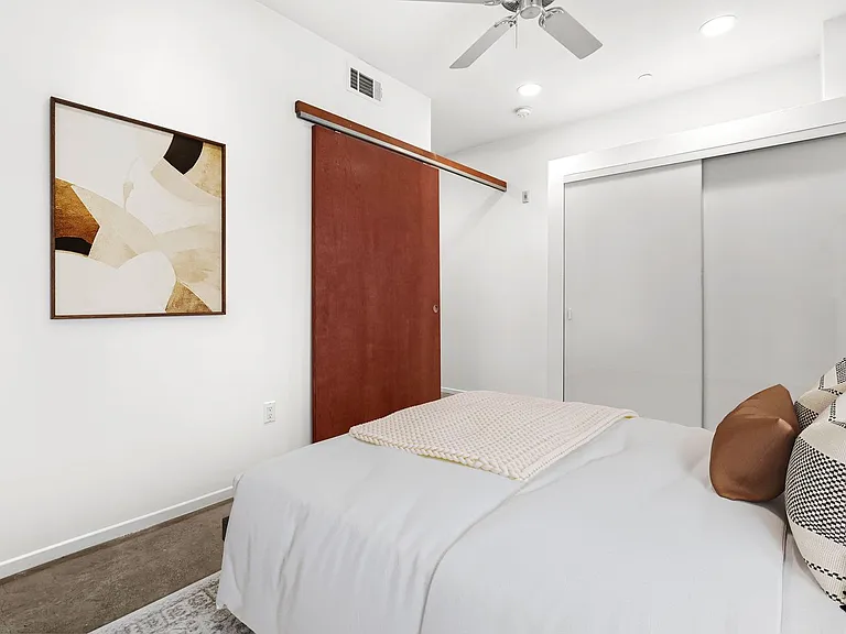 Echo Designer Loft Apartments — Photo 29