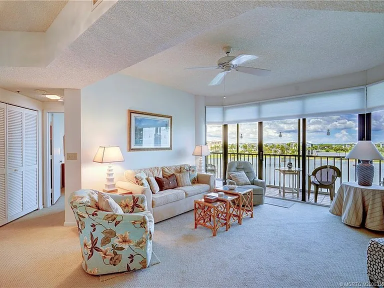 221 NE Plantation Rd #407 — Photo 23