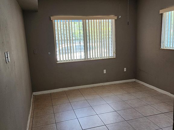 3rd image of 1657 N Treasure Dr APT 1