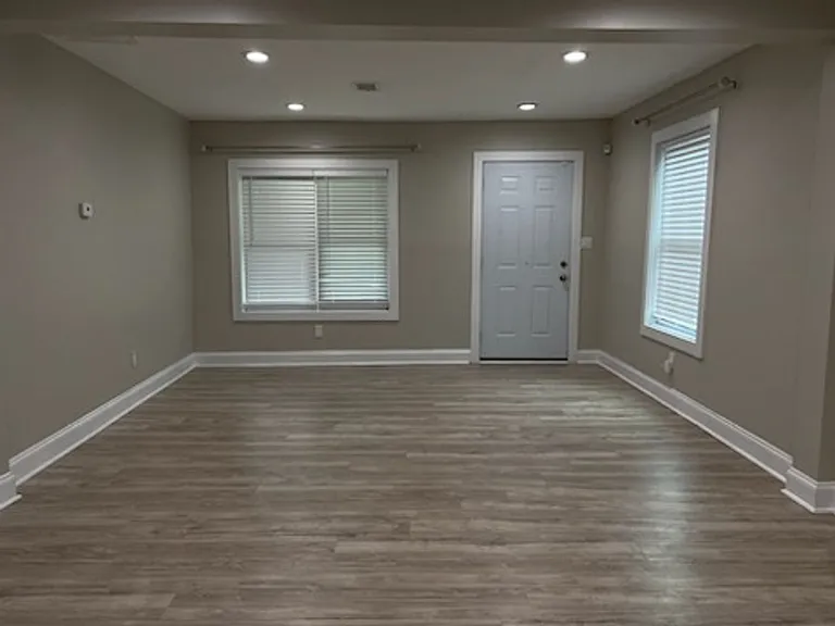 1528 Wellworth Ave — Photo 3