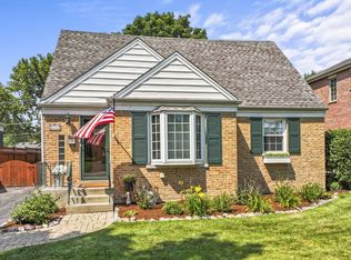 2140 Walnut Ct, Glenview, IL