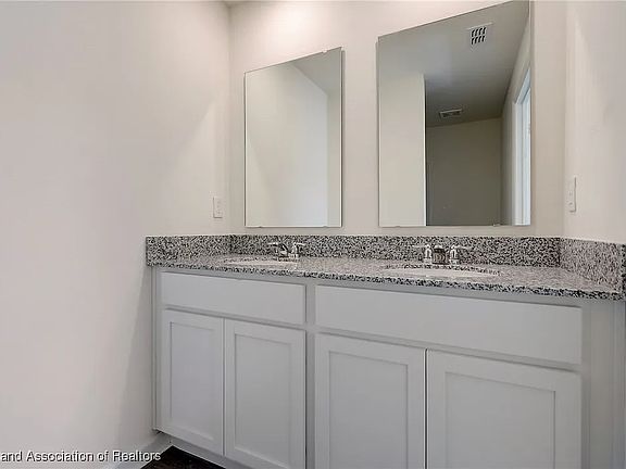 5th image of 1277 Stone Ridge Cir #1277