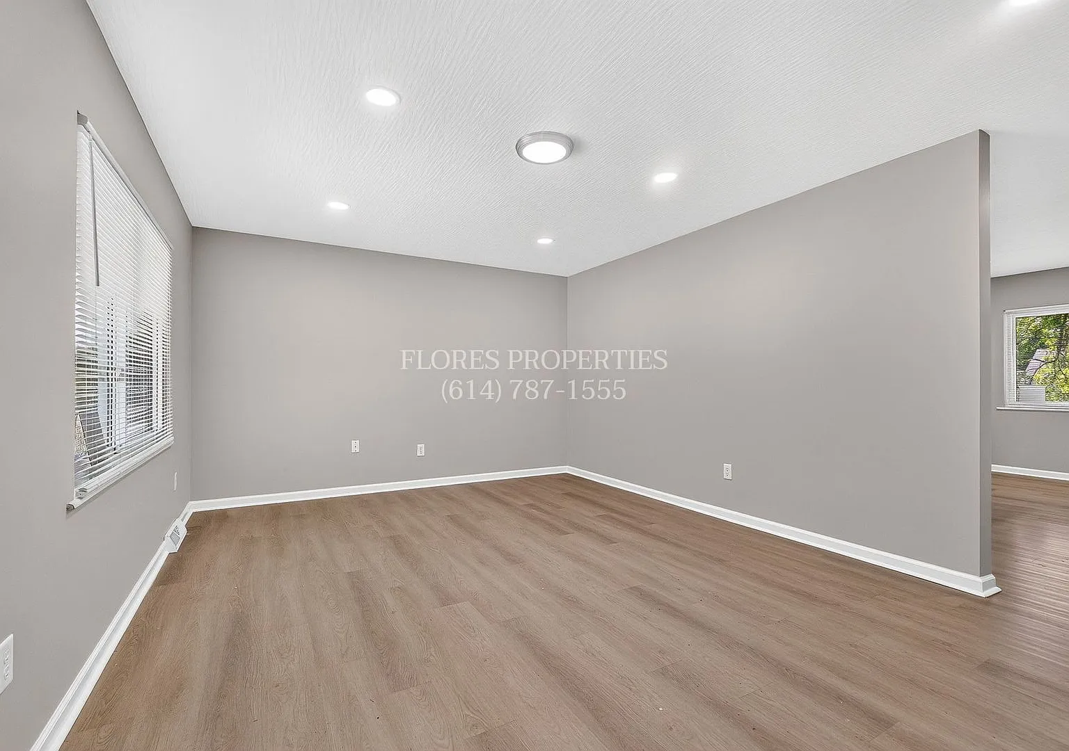 Modern Finishes & Hardwood Floors 4BR Columbus Gem — Photo 4