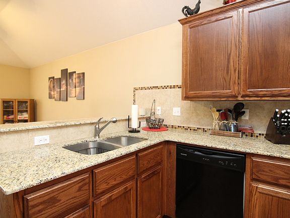 4th image of 1900 Pecan Creek St