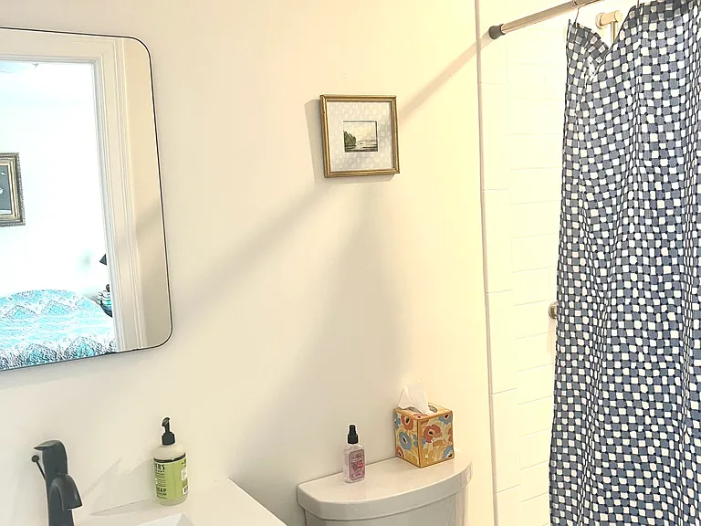 77 Lynn Shore Dr #1 — Photo 43