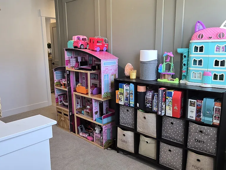 3332 S Heathercrest Dr — Photo 2