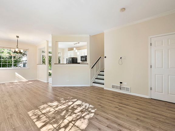 4th image of 71 Pimlico Ct