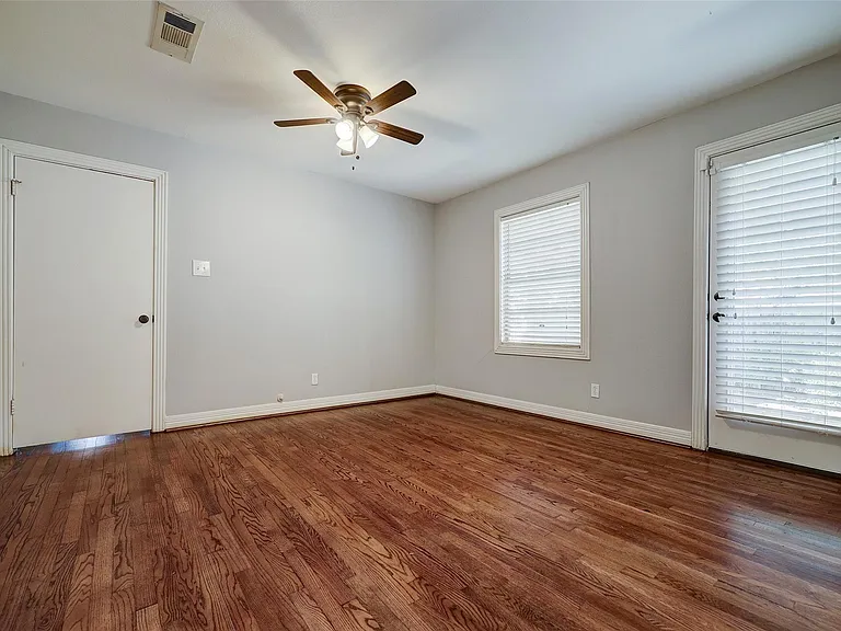 1946 Norcrest Dr — Photo 17
