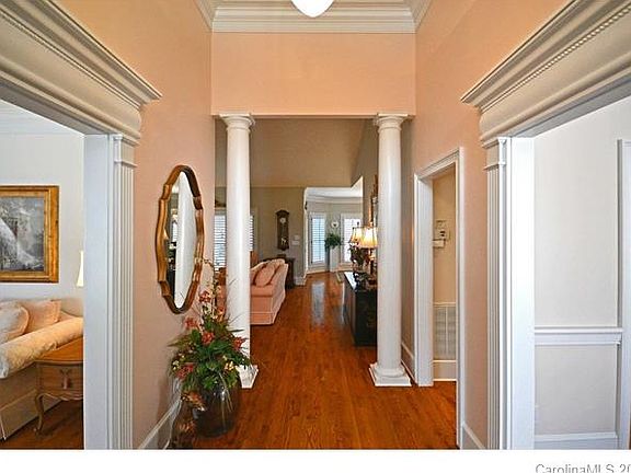 3rd image of 8611 Tullamore Park Cres