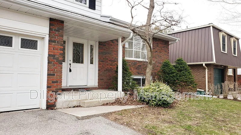 2 bed, 3.0 bath, $700 — Photo 1