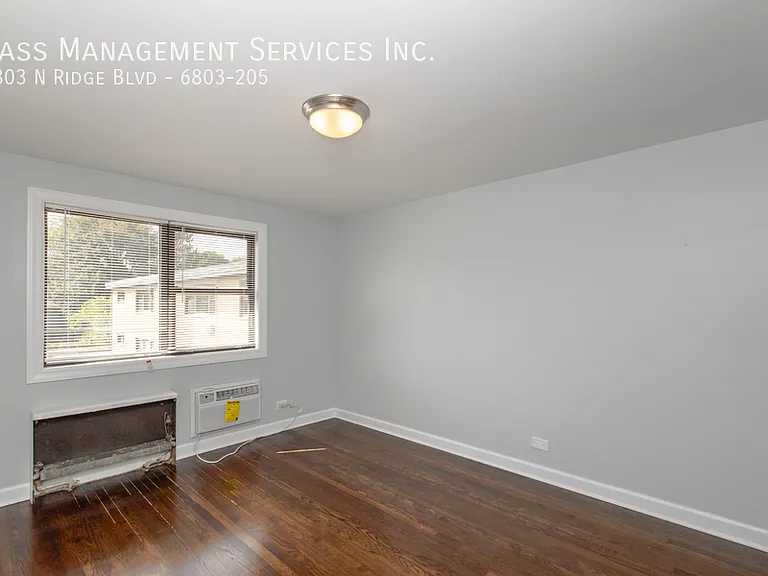 6801-09 N Ridge Blvd — Photo 10