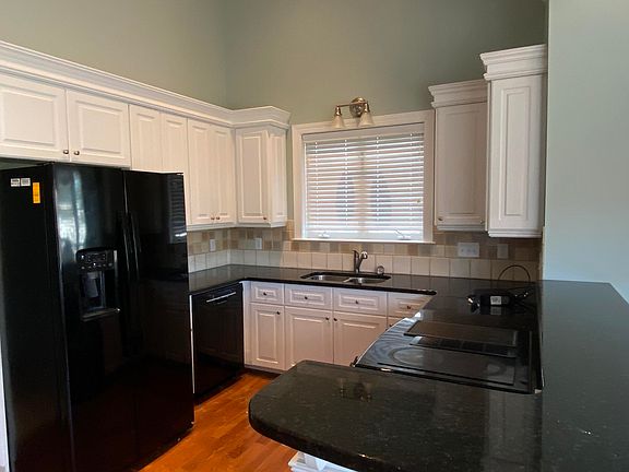 5th image of 3812 Oglethorpe Dr