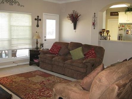 3rd image of 215 Karten Ln
