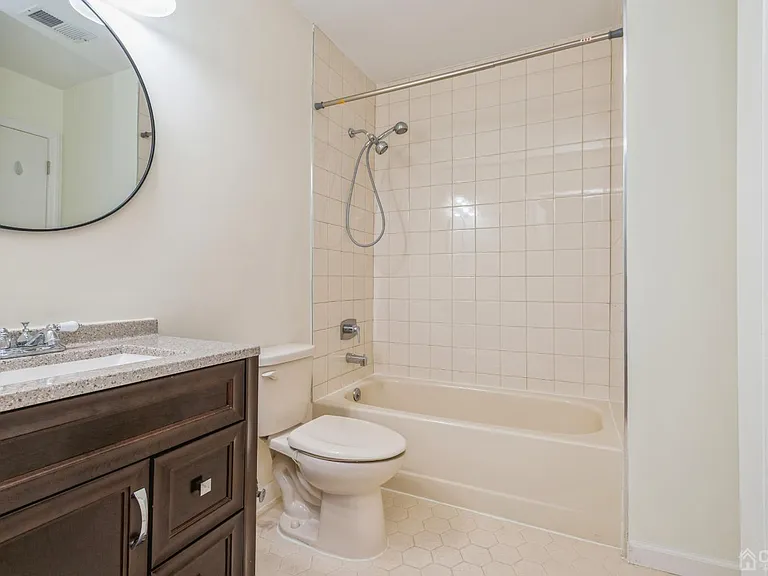 101 Quince Ct — Photo 17