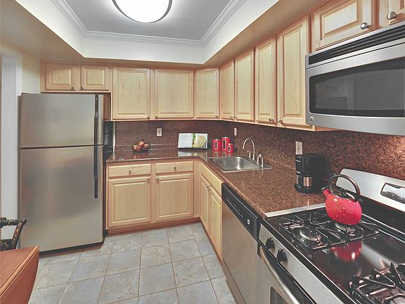 3rd image of 60 Westwood Dr APT 67