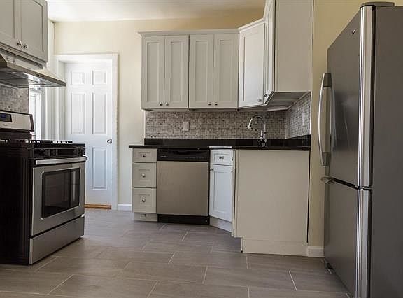 2nd image of 148 South St #2